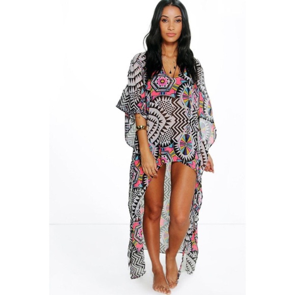 NWT BooHoo Julia Geo Print Plunge Dip Hem Kaftan